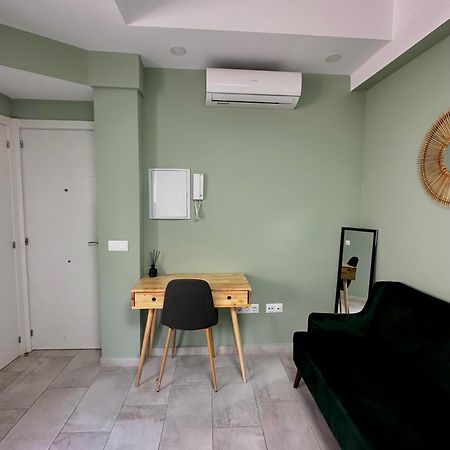 Lovely Studio Apartment Málaga Extérieur photo