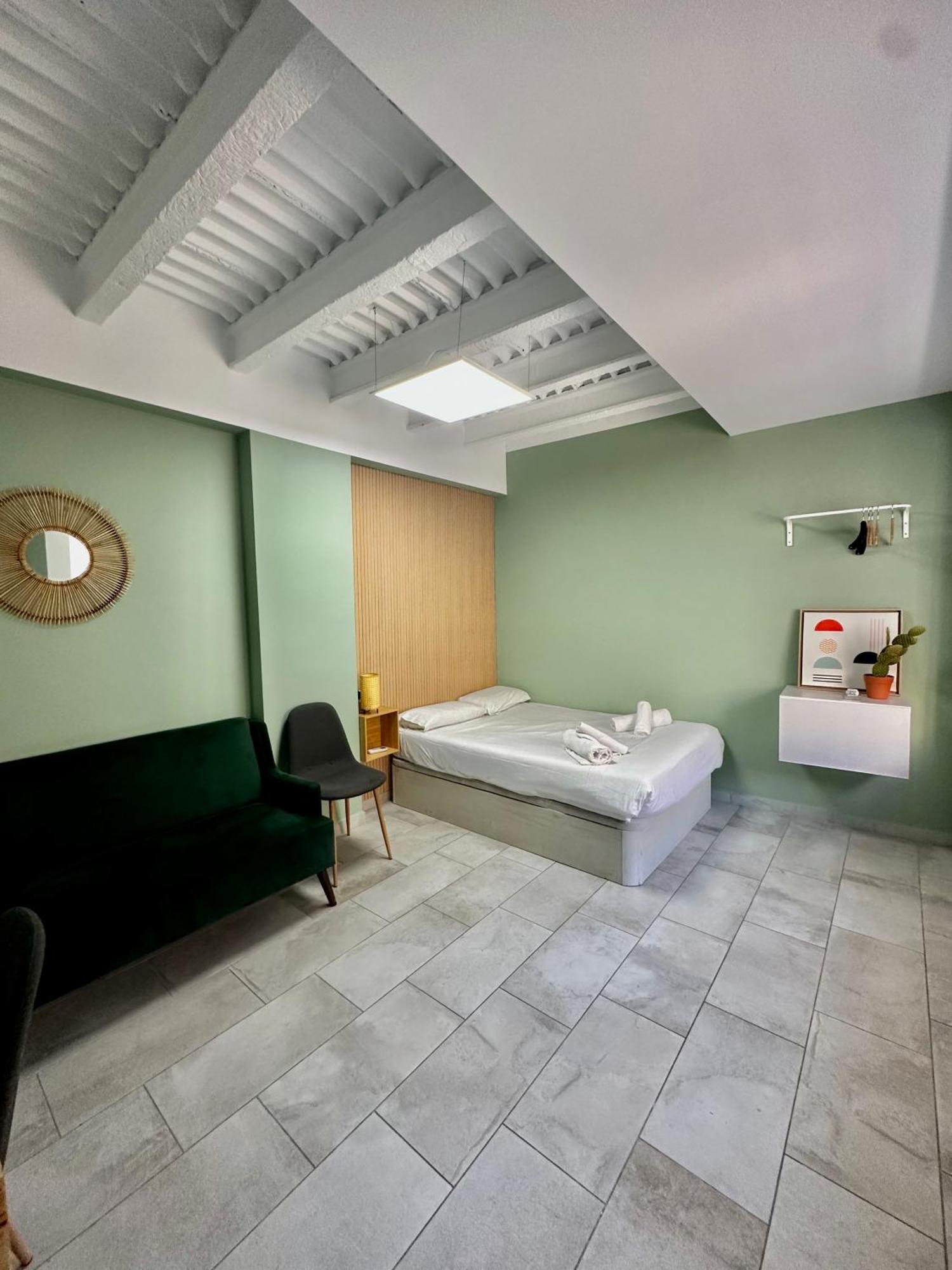 Lovely Studio Apartment Málaga Extérieur photo